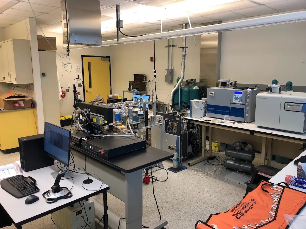 Lab overview photo showing stable isotope instrumentation